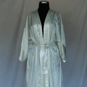 Vintage Victoria Bridal Robe